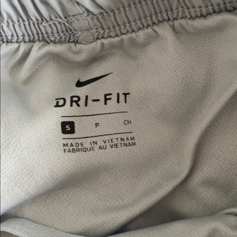Nike Shorts - Picture 2 of 4